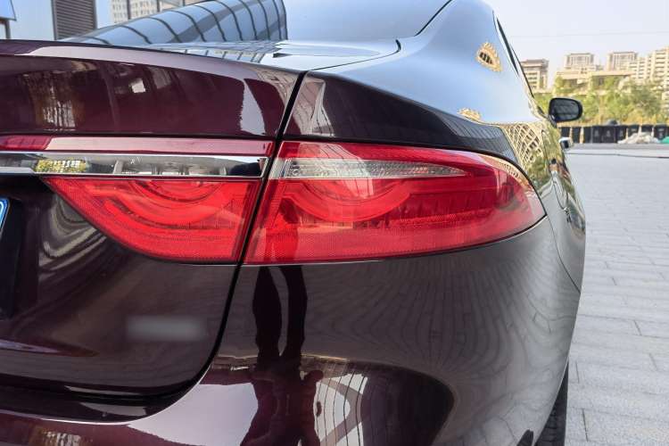Used Jaguar XFL 2018 XFL 2.0T 250 PS Luxury Edition Right Rear Taillight