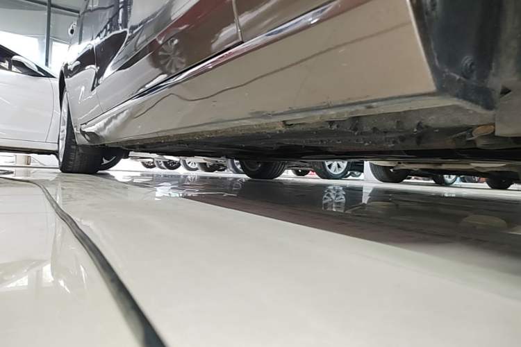 Used Jaguar XFL 2018 XFL 2.0T 250 PS Luxury Edition Right Side Sill