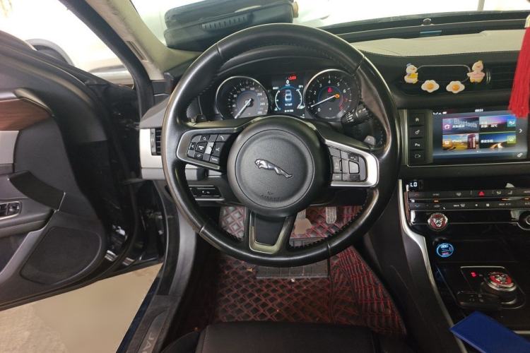 Used Jaguar XFL 2018 XFL 2.0T 200PS Elite Edition Steering Wheel
