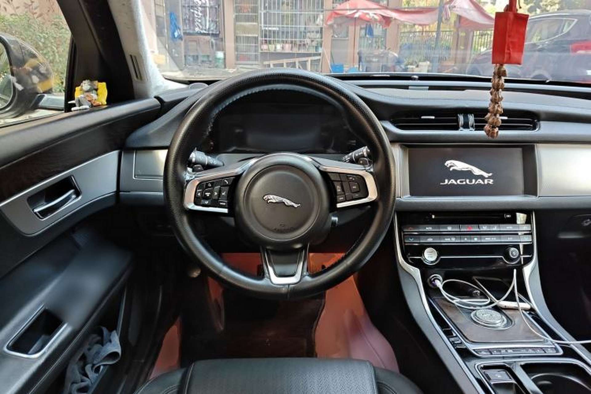Used Jaguar XFL 2018 XFL 2.0T 200PS Elite Edition Steering Wheel