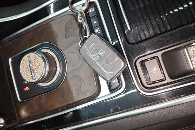 Used Jaguar XFL 2018 XFL 2.0T 250 PS Luxury Edition Vehicle Key