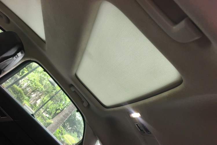 Used Jaguar XFL 2018 XFL 2.0T 250 PS Luxury Edition Headliner