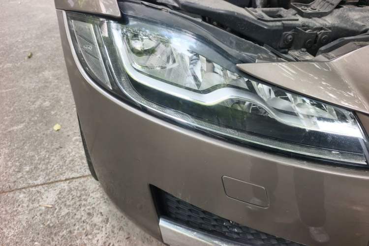 Used Jaguar XFL 2018 XFL 2.0T 250 PS Luxury Edition Right Front Headlight