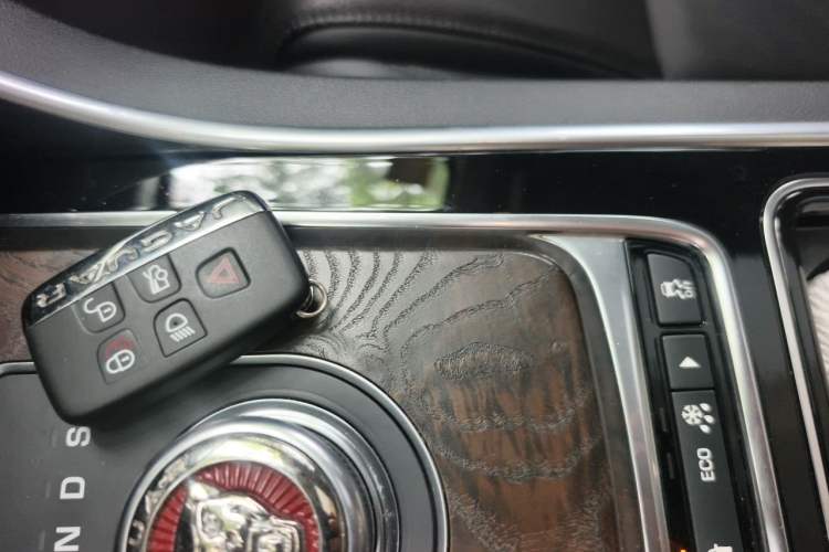 Used Jaguar XFL 2018 XFL 2.0T 250 PS Luxury Edition Vehicle Key