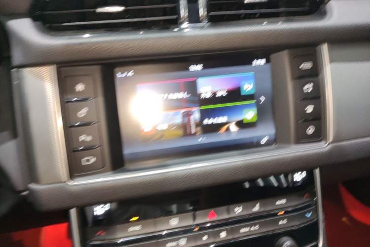 Used Jaguar XFL 2018 XFL 2.0T 200PS Elite Edition Audio And AC Panel