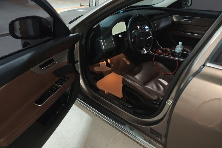 Used Jaguar XFL 2018 XFL 2.0T 250 PS Luxury Edition Driver Seat