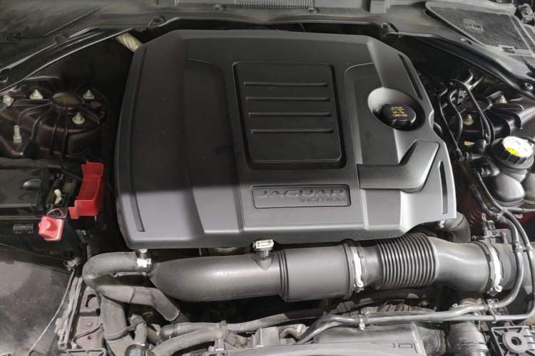 Used Jaguar XFL 2018 XFL 2.0T 200PS Elite Edition Engine Bay