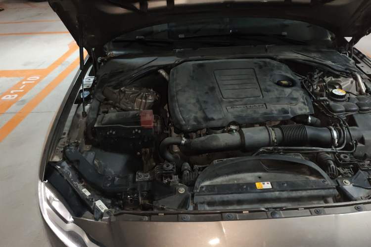 Used Jaguar XFL 2018 XFL 2.0T 250 PS Luxury Edition Engine Bay Right