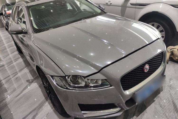 Used Jaguar XFL 2018 XFL 2.0T 200PS Elite Edition Front Right 45 Deg