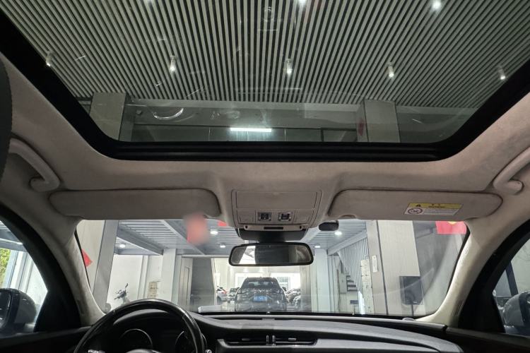 Used Jaguar XFL 2018 XFL 2.0T 200PS Elite Edition Interior 10