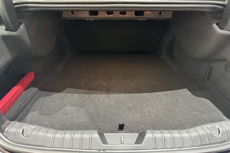 Used Jaguar XFL 2018 XFL 2.0T 200PS Elite Edition Interior 12