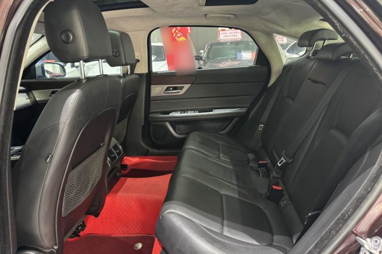 Used Jaguar XFL 2018 XFL 2.0T 200PS Elite Edition Interior 2