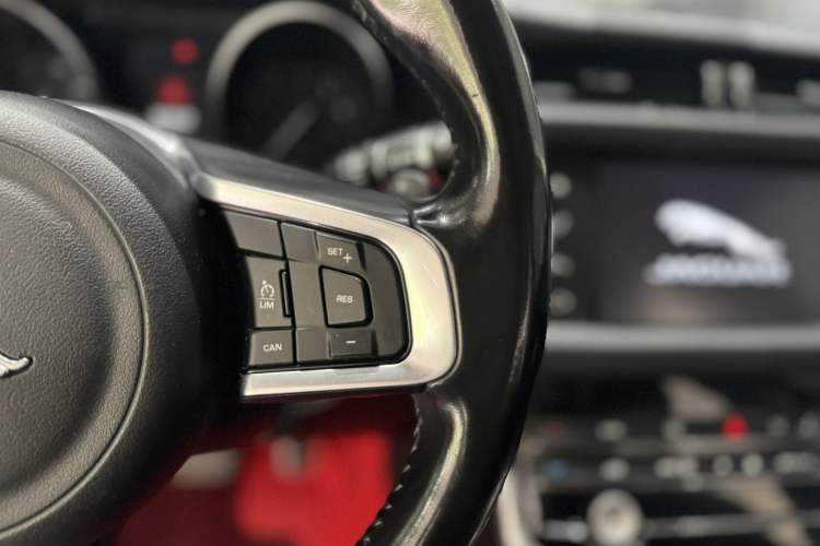 Used Jaguar XFL 2018 XFL 2.0T 200PS Elite Edition Interior 8