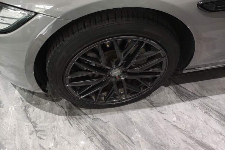 Used Jaguar XFL 2018 XFL 2.0T 200PS Elite Edition Left Front Wheel Hub
