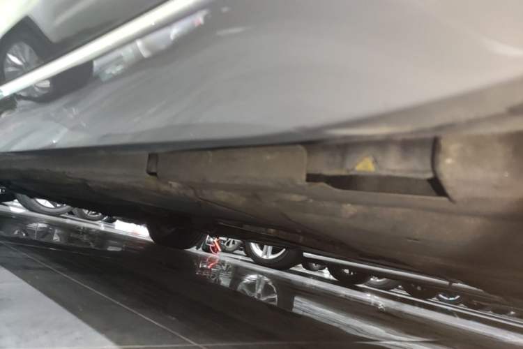 Used Jaguar XFL 2018 XFL 2.0T 200PS Elite Edition Left Side Sill