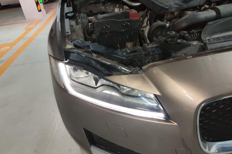 Used Jaguar XFL 2018 XFL 2.0T 250 PS Luxury Edition Right Front Headlight