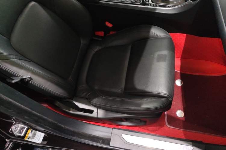 Used Jaguar XFL 2018 XFL 2.0T 200PS Elite Edition Right Front Seat