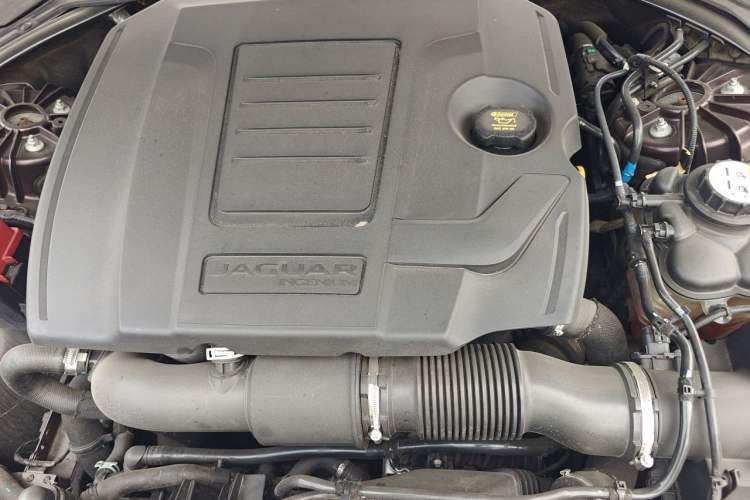 Used Jaguar XFL 2018 XFL 2.0T 250 PS Luxury Edition Engine Bay Left