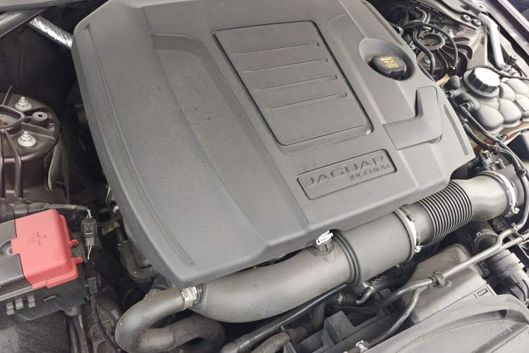 Used Jaguar XFL 2018 XFL 2.0T 250 PS Luxury Edition Engine Bay Right
