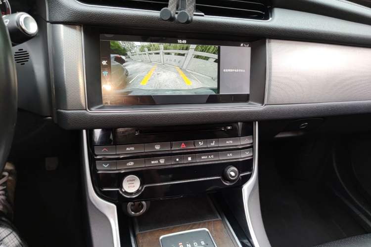 Used Jaguar XFL 2018 XFL 2.0T 250 PS Luxury Edition Audio And AC Panel