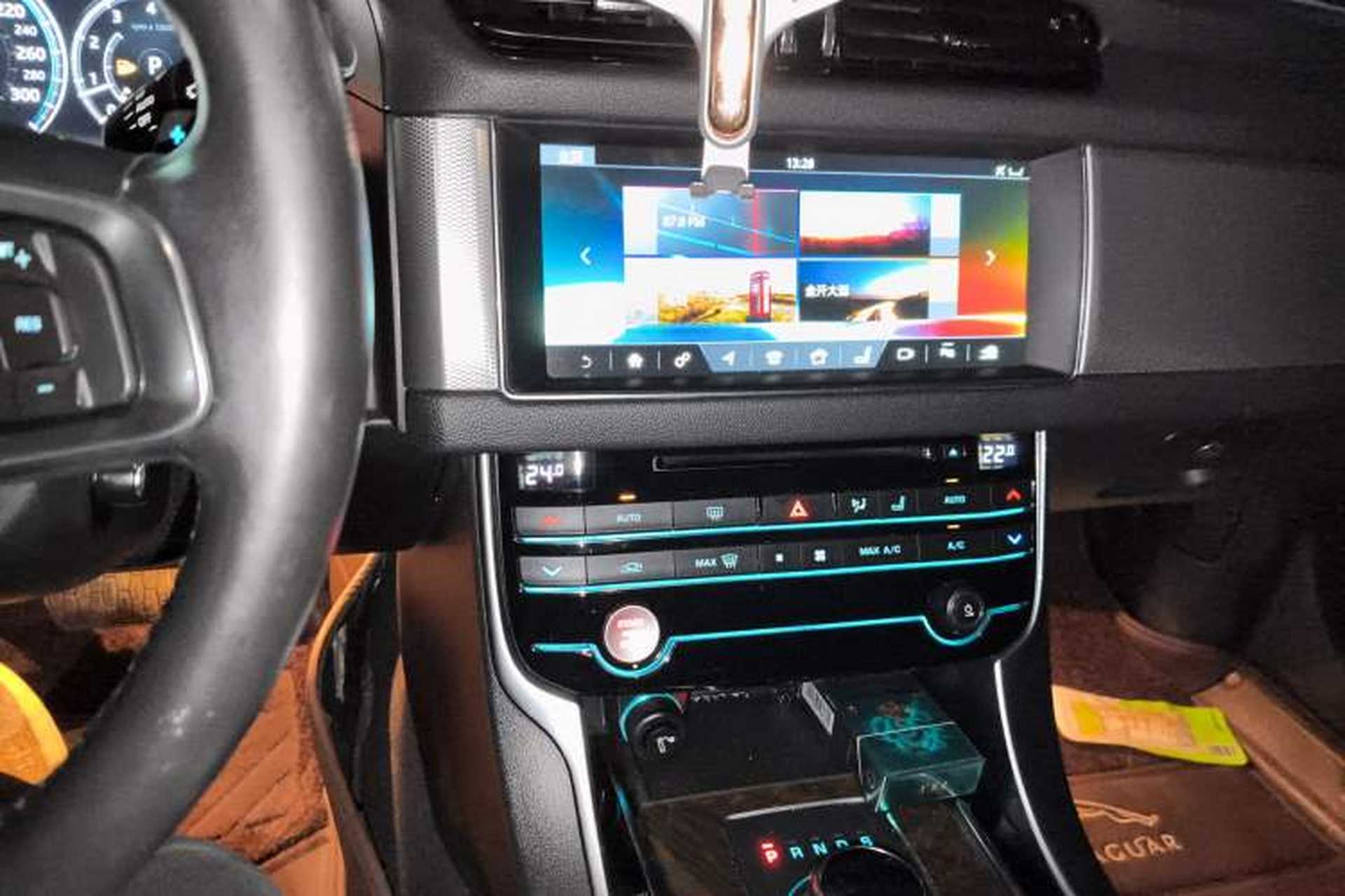 Used Jaguar XFL 2018 XFL 2.0T 250 PS Premium Edition Audio And AC Panel