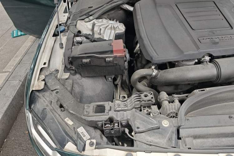 Used Jaguar XFL 2018 XFL 2.0T 250 PS Premium Edition Engine Bay Right