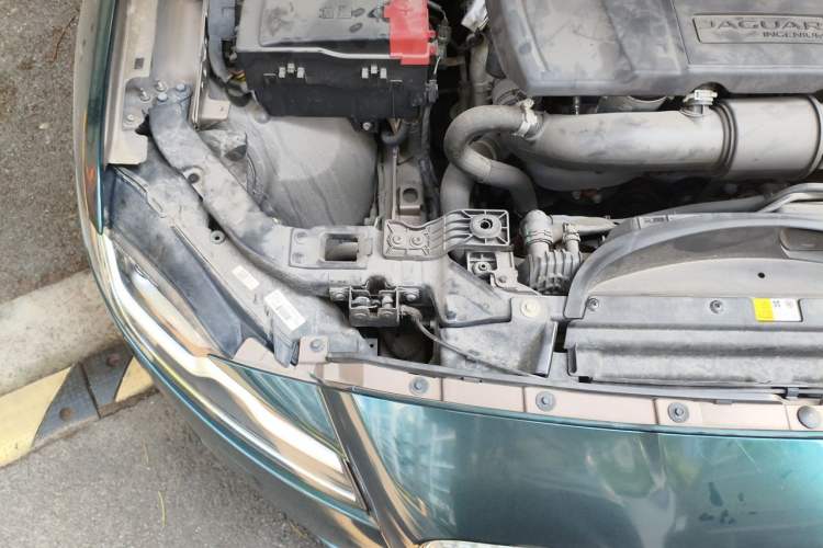 Used Jaguar XFL 2018 XFL 2.0T 250 PS Luxury Edition Engine Bay Right
