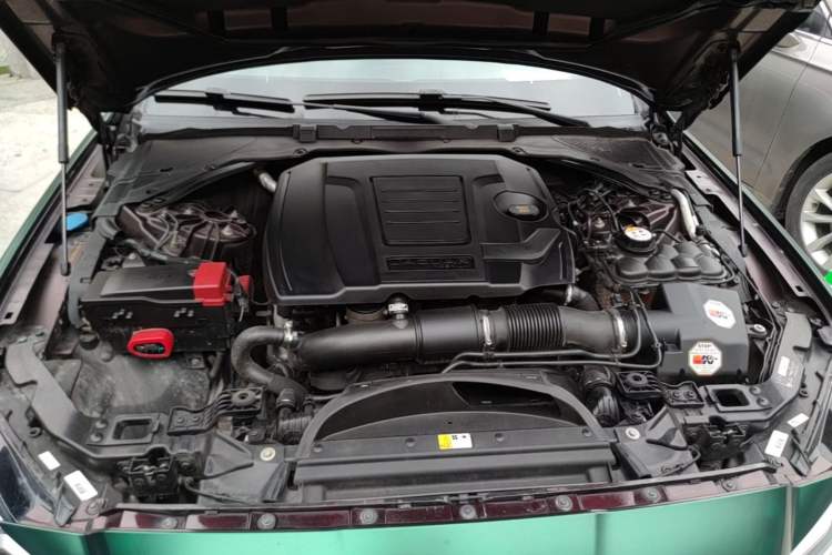 Used Jaguar XFL 2018 XFL 2.0T 250 PS Luxury Edition Engine Bay