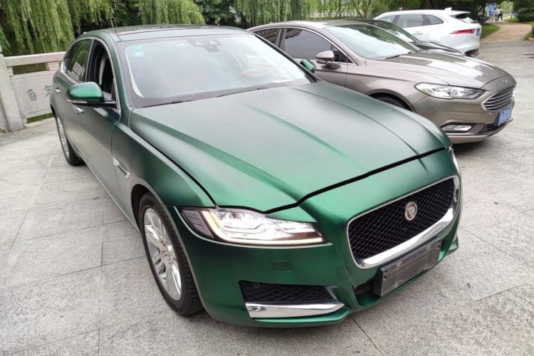 Used Jaguar XFL 2018 XFL 2.0T 250 PS Luxury Edition Front Right 45 Deg