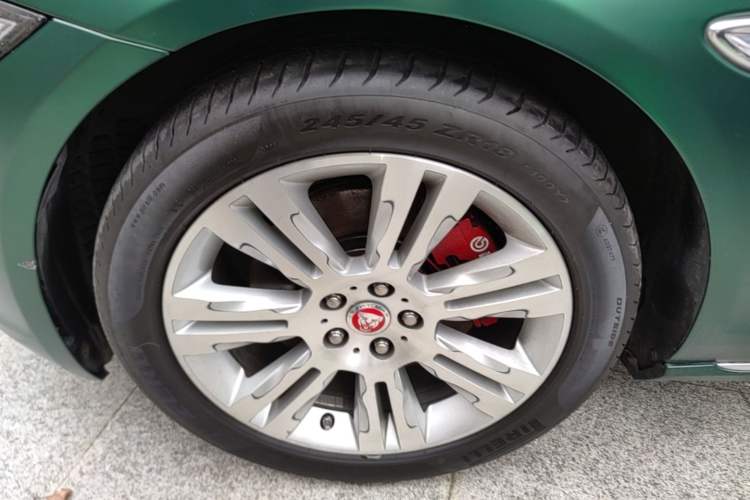 Used Jaguar XFL 2018 XFL 2.0T 250 PS Luxury Edition Left Front Wheel Hub