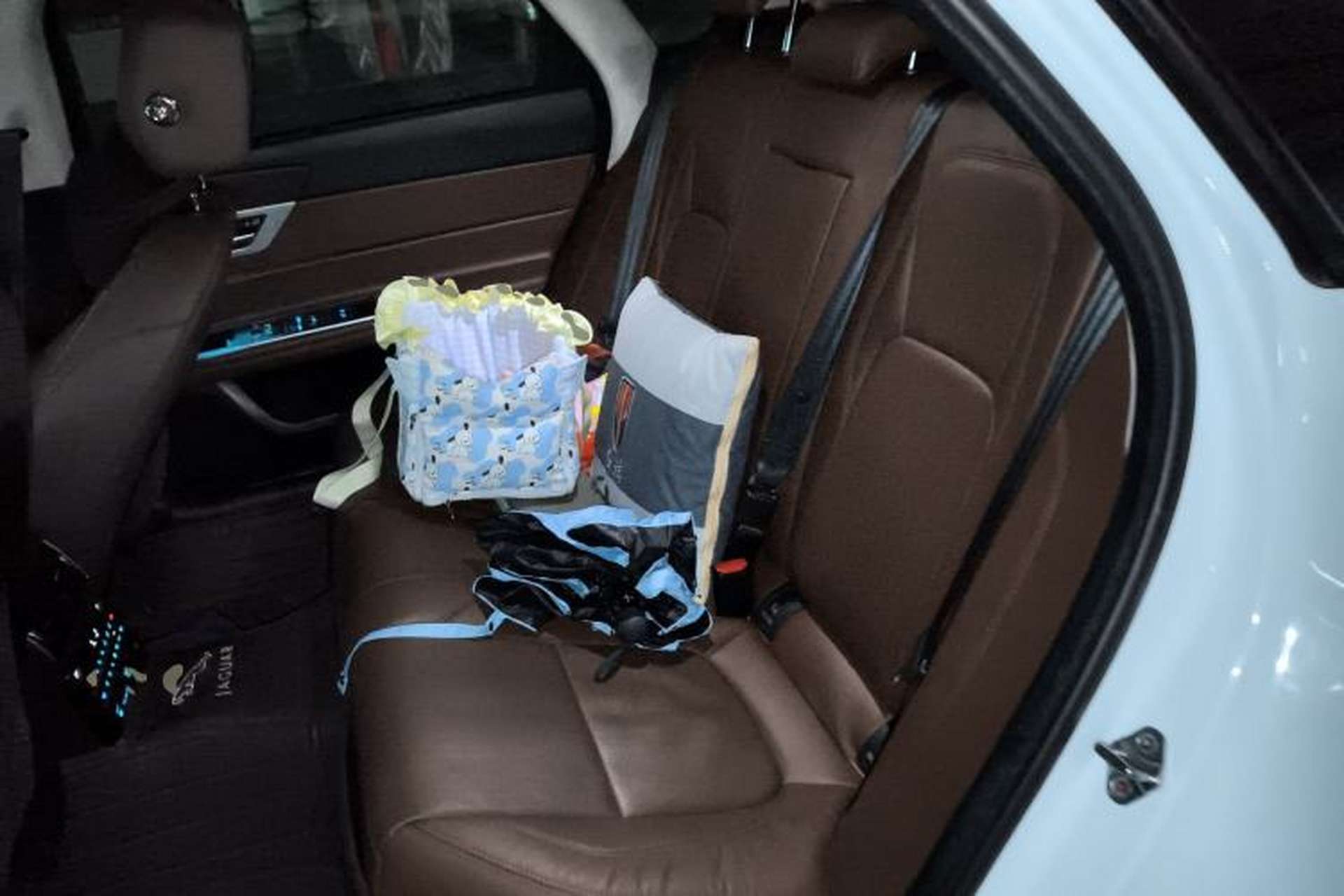Used Jaguar XFL 2018 XFL 2.0T 250 PS Premium Edition Left Rear Seat