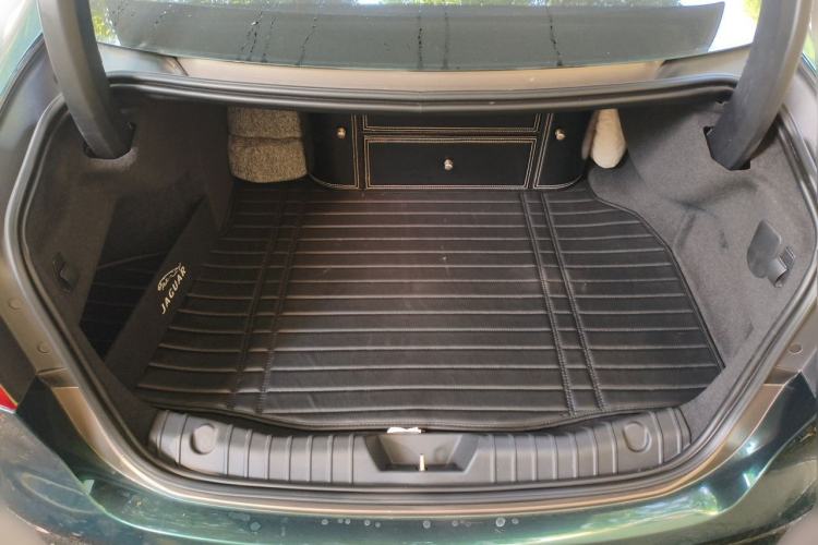 Used Jaguar XFL 2018 XFL 2.0T 250 PS Luxury Edition Trunk