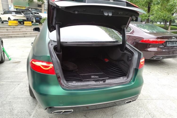 Used Jaguar XFL 2018 XFL 2.0T 250 PS Luxury Edition Trunk