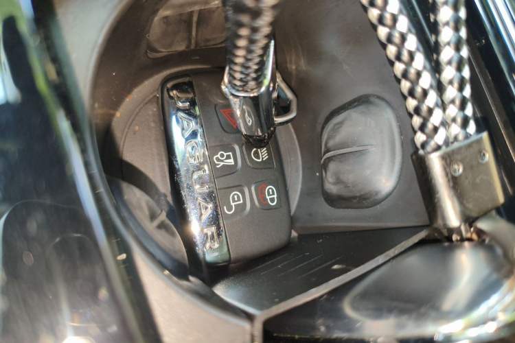 Used Jaguar XFL 2018 XFL 2.0T 250 PS Luxury Edition Vehicle Key