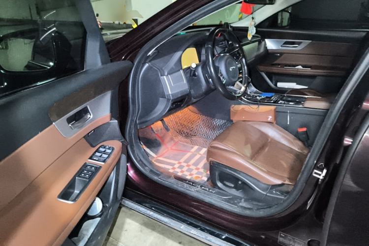 Used Jaguar XFL 2018 XFL 2.0T 250 PS Luxury Edition Driver Seat