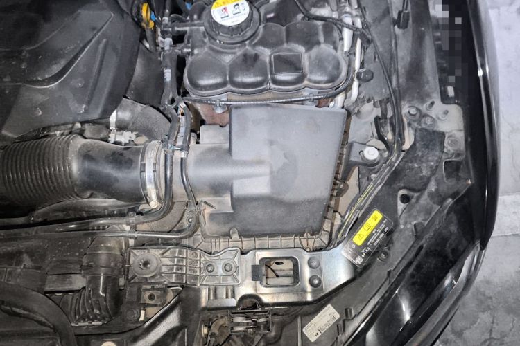 Used Jaguar XFL 2018 XFL 2.0T 250 PS Luxury Edition Engine Bay Left