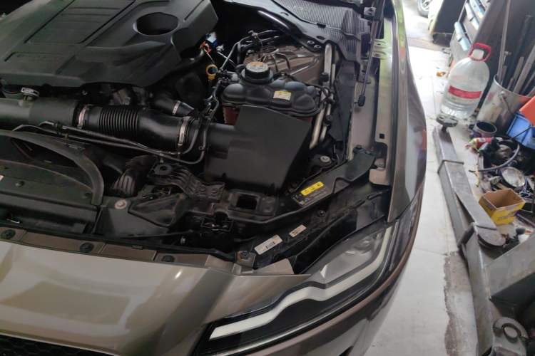 Used Jaguar XFL 2018 XFL 2.0T 250 PS Luxury Edition Engine Bay Left
