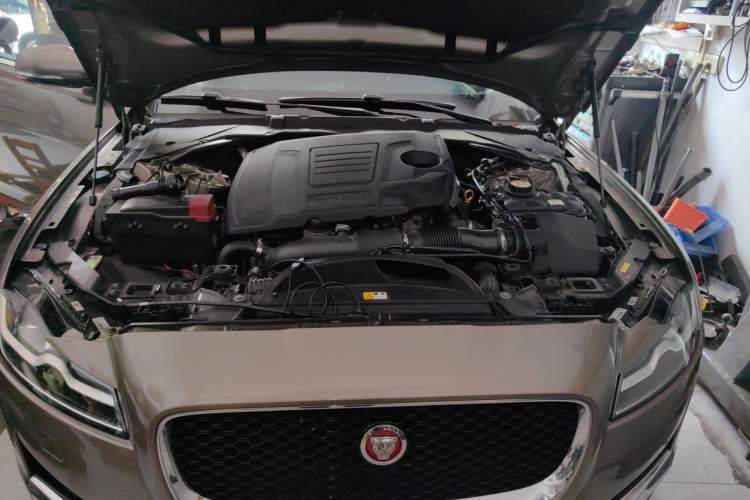 Used Jaguar XFL 2018 XFL 2.0T 250 PS Luxury Edition Engine Bay
