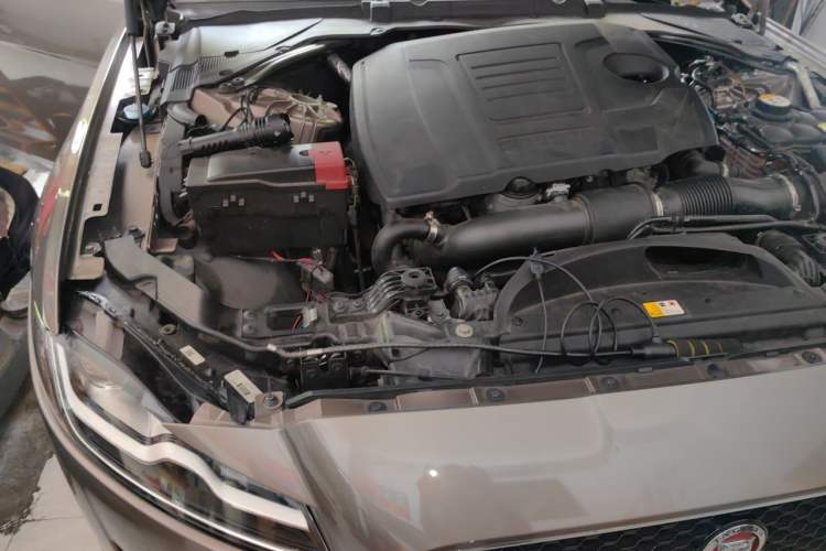 Used Jaguar XFL 2018 XFL 2.0T 250 PS Luxury Edition Engine Bay Right