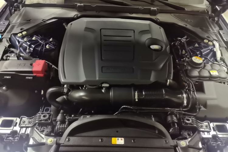 Used Jaguar XFL 2018 XFL 2.0T 250 PS Luxury Edition Engine Bay