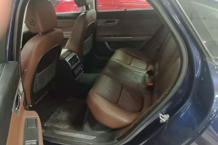 Used Jaguar XFL 2018 XFL 2.0T 250 PS Luxury Edition Left Rear Seat