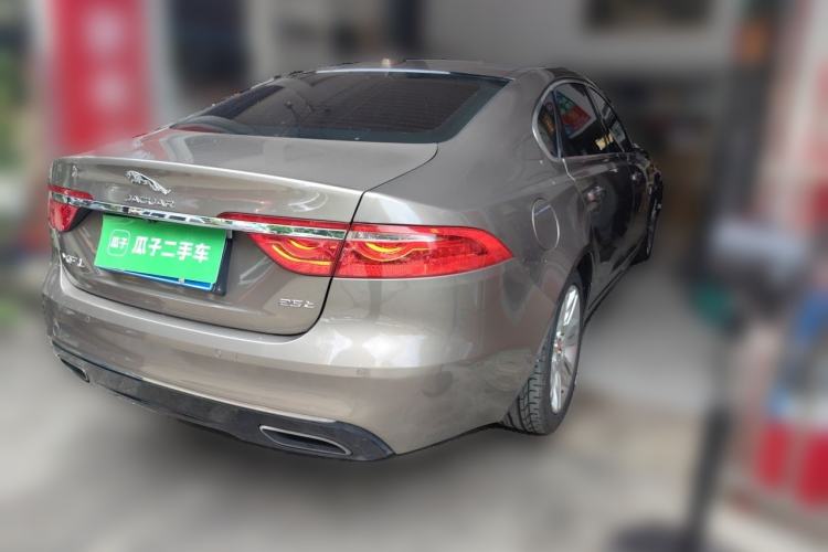 Used Jaguar XFL 2018 XFL 2.0T 250 PS Luxury Edition Rear Right 45 Deg