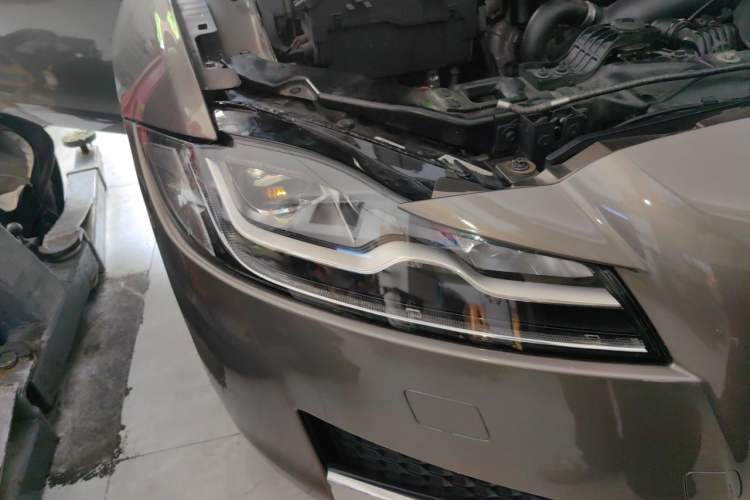 Used Jaguar XFL 2018 XFL 2.0T 250 PS Luxury Edition Right Front Headlight