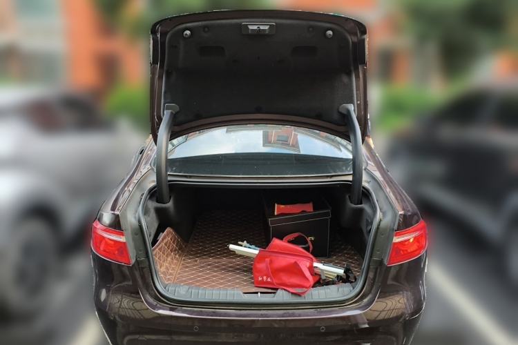 Used Jaguar XFL 2018 XFL 2.0T 250 PS Luxury Edition Trunk