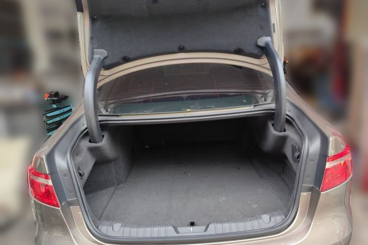 Used Jaguar XFL 2018 XFL 2.0T 250 PS Luxury Edition Trunk