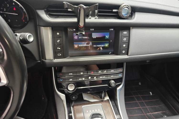Used Jaguar XFL 2018 XFL 2.0T 200PS Elite Edition Audio And AC Panel
