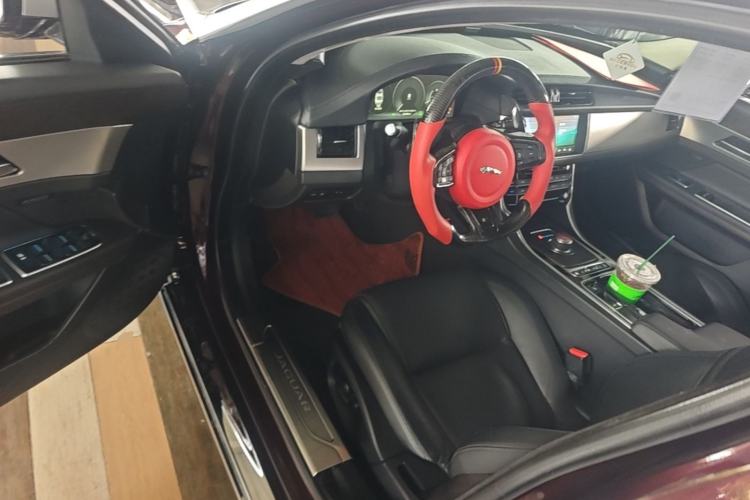 Used Jaguar XFL 2018 XFL 2.0T 250 PS Premium Edition Driver Seat