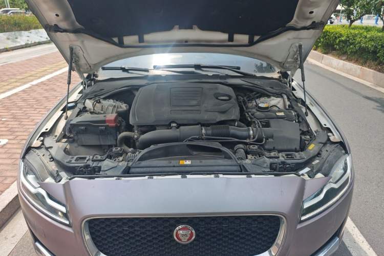 Used Jaguar XFL 2018 XFL 2.0T 250 PS Premium Edition Engine Bay