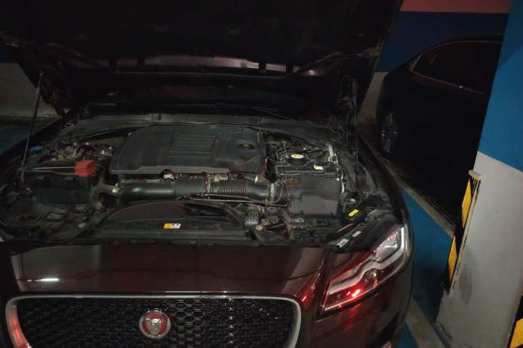 Used Jaguar XFL 2018 XFL 2.0T 250 PS Premium Edition Engine Bay Left