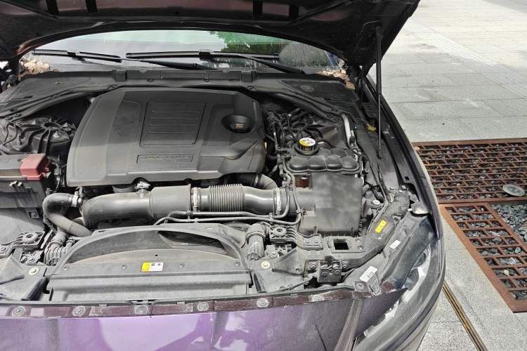 Used Jaguar XFL 2018 XFL 2.0T 200PS Elite Edition Engine Bay Left